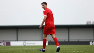 Newcastle United heeft Ajax-verdediger Aaron Bouwman op de radar als potentiële versterking, terwijl de 19-jarige...